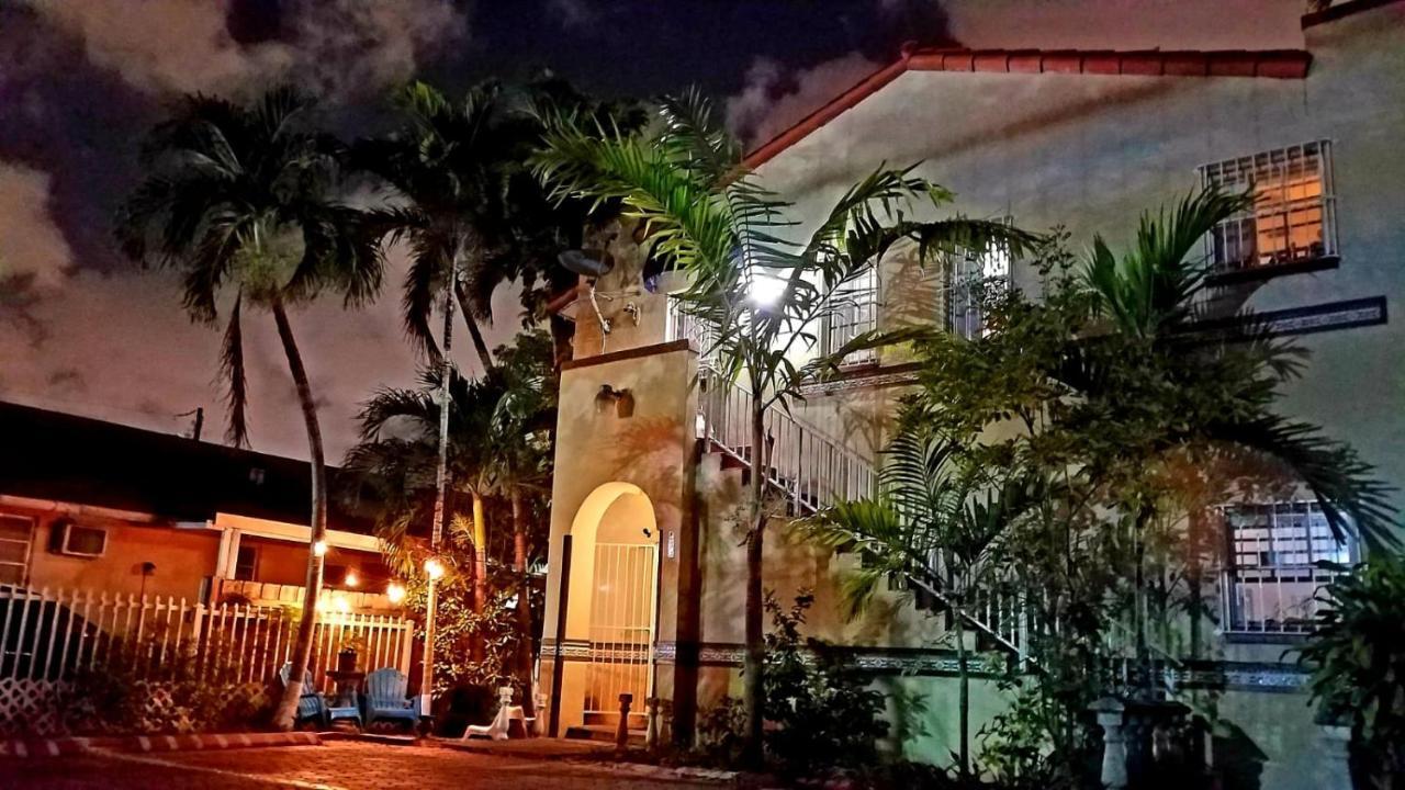 Hostel Brazilian ไมอามี ภายนอก รูปภาพ